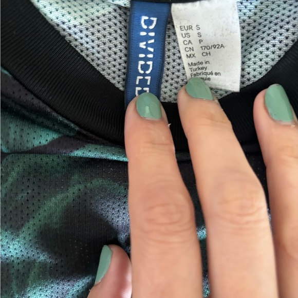 H&M Divided Floral Print Mesh Shirt Jersey Men's Medium - Picture 4 of 4